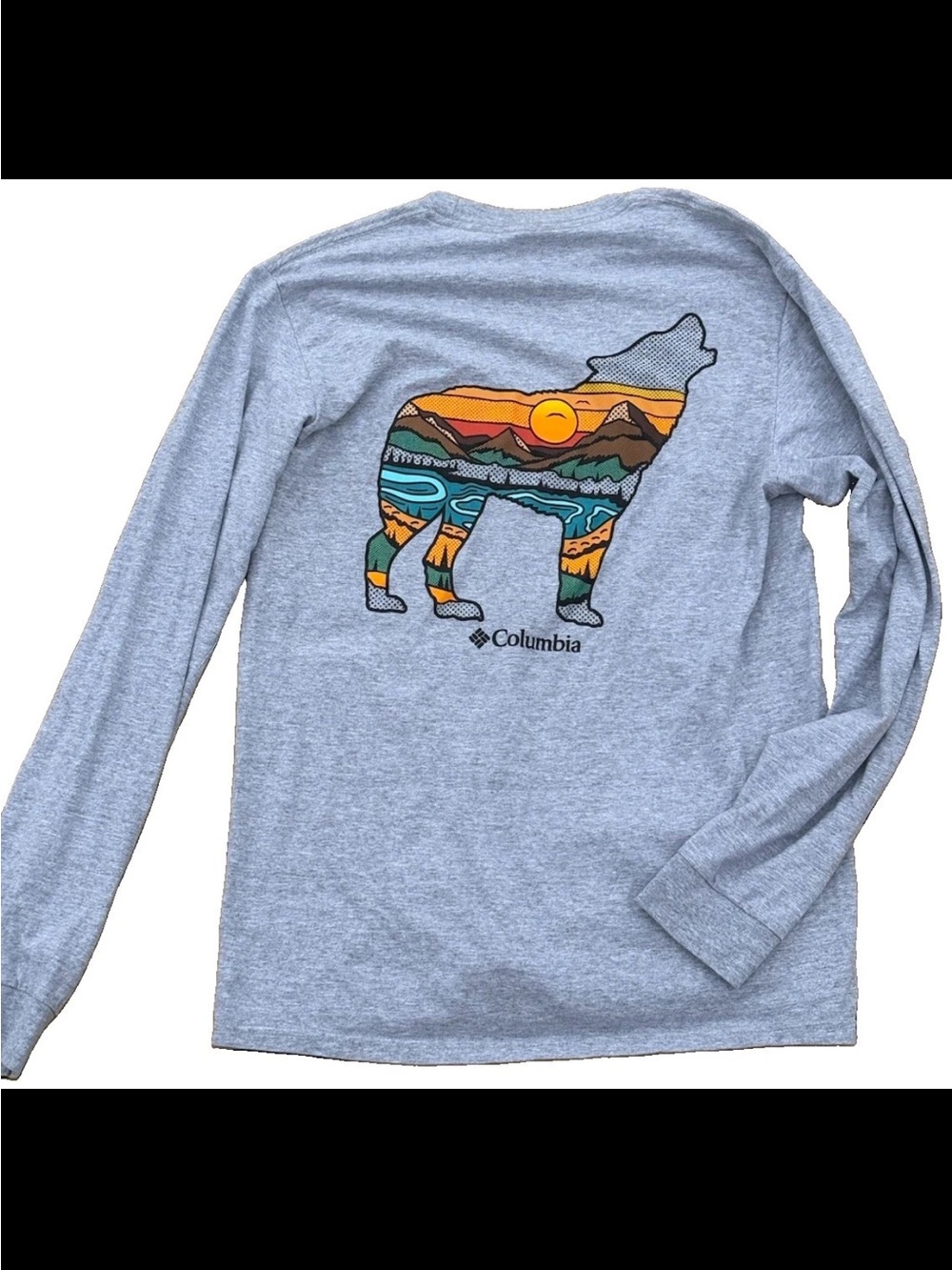 Columbia Gray Long-Sleeve Tee with Multicolor Wolf Graphic